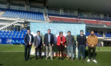 Los jugadores de la Sociedad Deportiva Huesca muestran la Magia del Alto Aragón