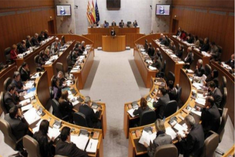 Debate en el parlamento aragonés sobre la relación entre juegos de azar y ludopatía