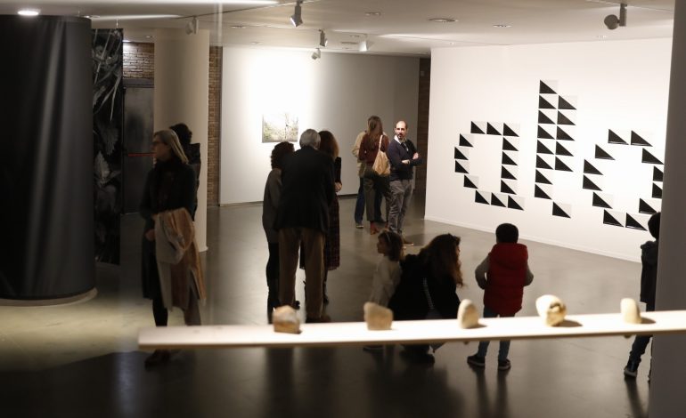 Los símbolos, elemento clave de los talleres y visitas para adentrarse en la exposición 'Líneas de Resistencia'