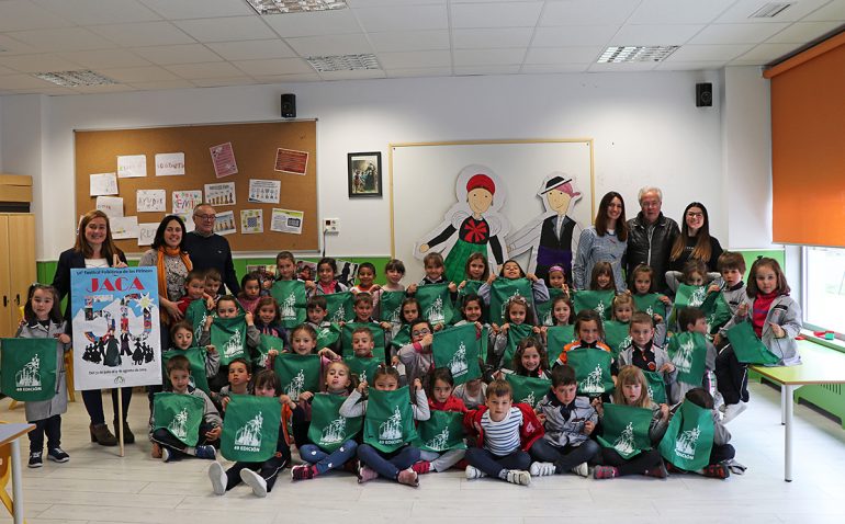 El Festival Folklórico de los Pirineos visita las aulas de Escuelas Pías