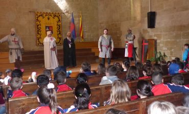 Medio millar de alumnos montisonenses de Primaria se acercan al Monzón medieval