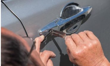 ¿Problemas a la hora de abrir tu caja fuerte o la cerradura de tu coche? Un cerrajero es la solución