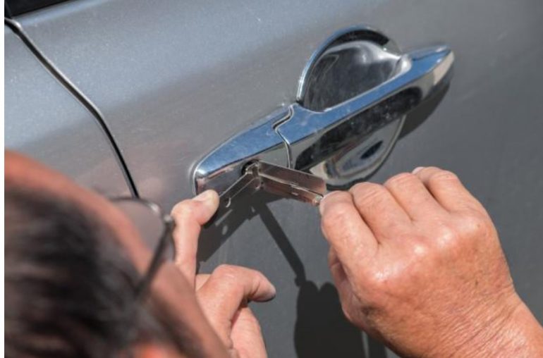 ¿Problemas a la hora de abrir tu caja fuerte o la cerradura de tu coche? Un cerrajero es la solución