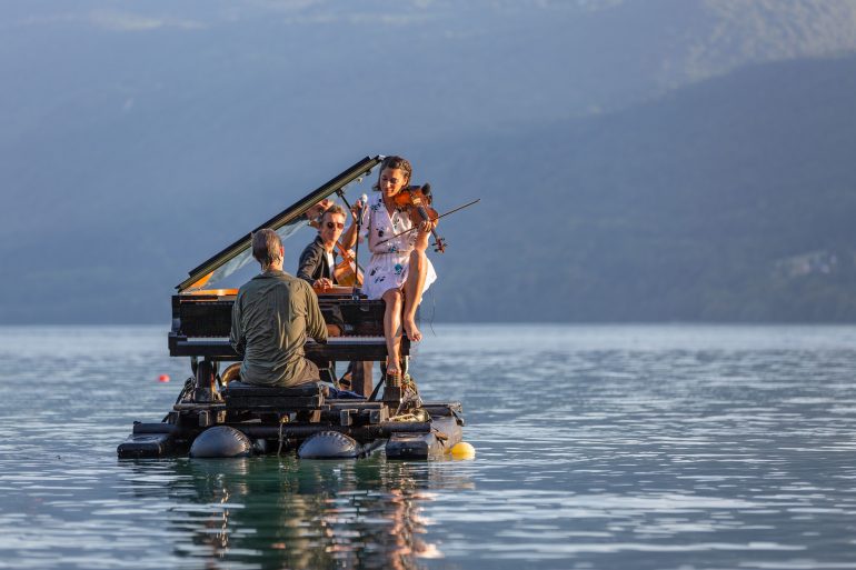 El piano del lago llega a Huesca este verano