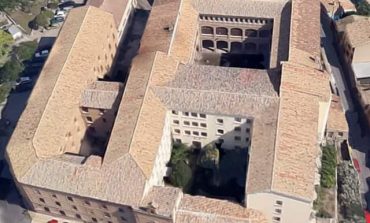 El Colectivo Ciudadano de Huesca sugiere al rector de la Universidad de Zaragoza que utilice para sus proyectos las dependencias vacías de la Residencia Provincial de Niños, de manera que en el conjunto del Seminario se pueda ubicar el Archivo General de Aragón