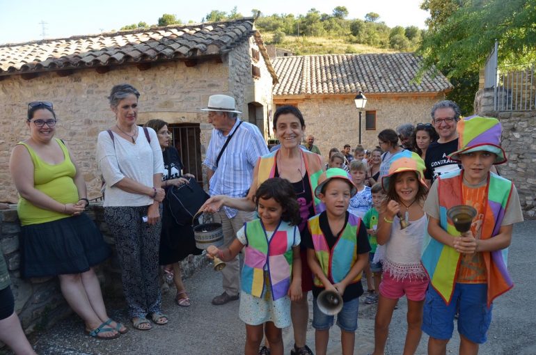 El II Festival País de Moñacos revitaliza Abizanda con el arte de los títeres