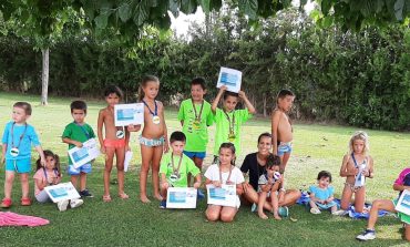 Los cursos de natación y actividades acuáticas de la Comarca de La Litera ganan adeptos este verano