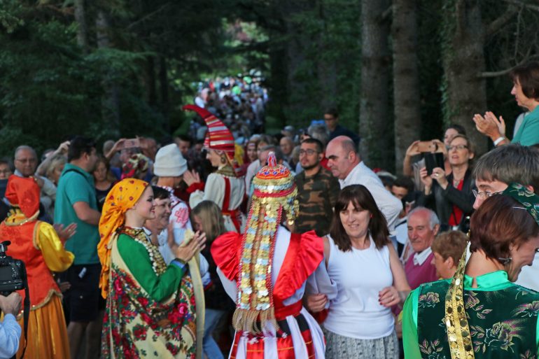 Jaca vive ya la fiesta del folklore