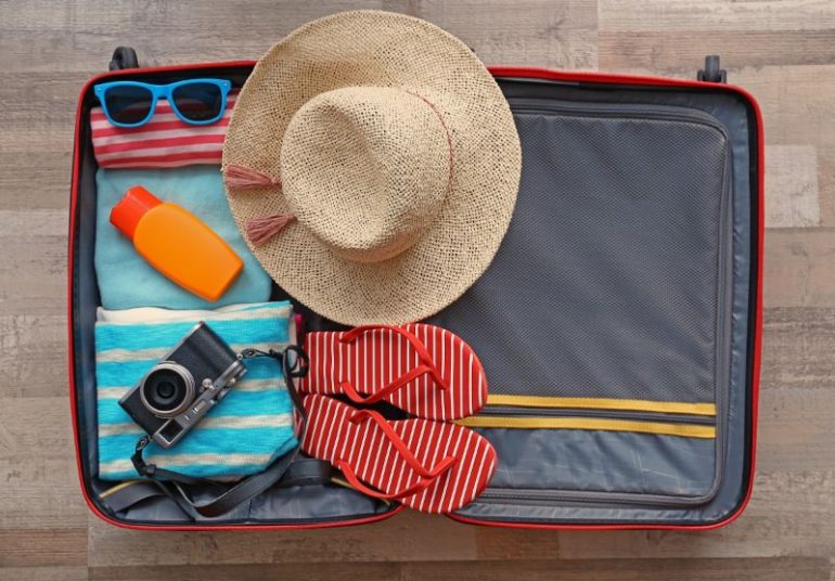 Todo lo que debe llevar tu maleta de vacaciones
