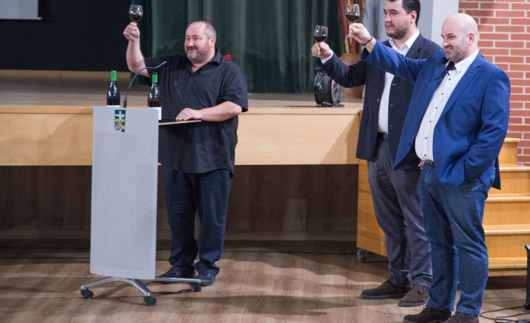 Presentación del Vino “Crianza solidario” Cruz, de Bodegas Valdovinos