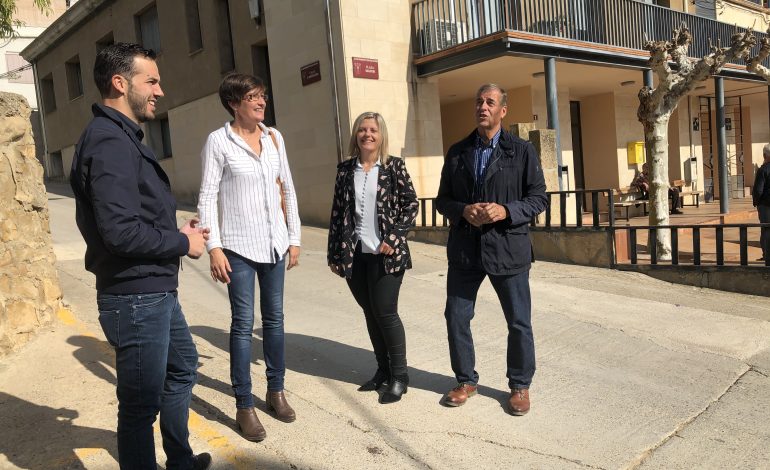 Los candidatos al Congreso y al Senado por el PSOE del Alto Aragón han visitado Salas Altas junto a su alcaldesa, Isabel Lisa