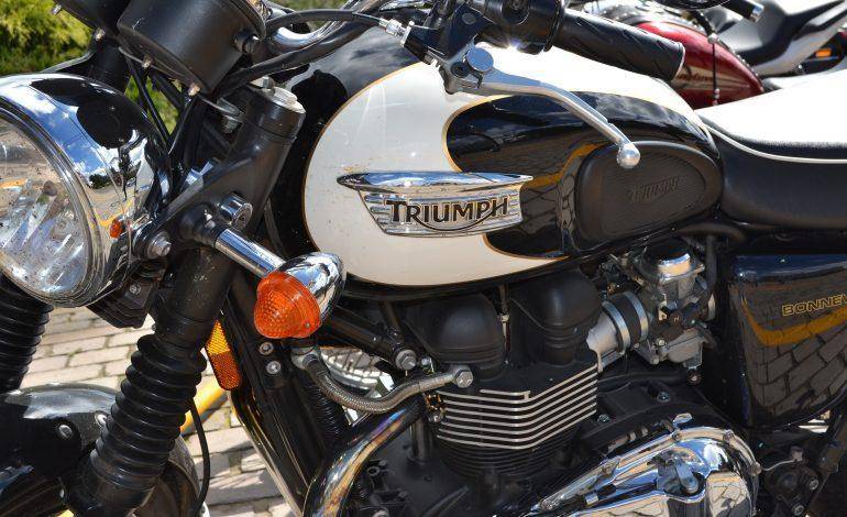 El mayor transformador de motos Triumph es español