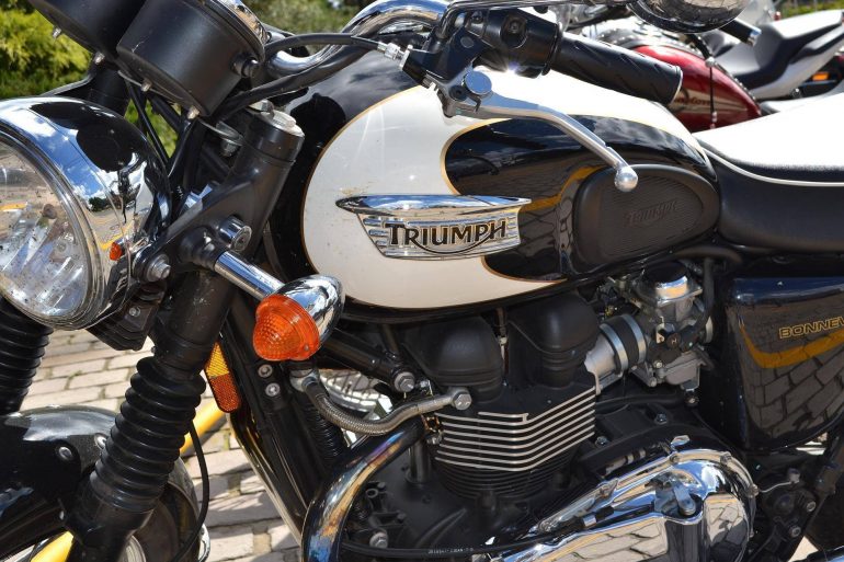 El mayor transformador de motos Triumph es español