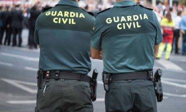 La Guardia Civil investiga a 20 personas por falsedad documental