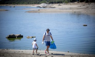 Colectivos aragoneses recogen datos sobre la basuraleza de 27 puntos en ríos, embalses y pantanos de la región