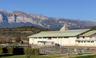 El Ayuntamiento de Aínsa-Sobrarbe pone fin a las deficiencias del tejado del pabellón deportivo