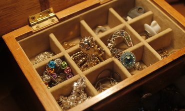 Joyas y perfumes, los complementos más valorados