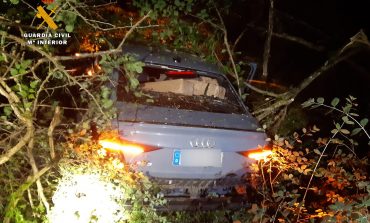 La Guardia Civil detiene a un hombre tras localizar un vehículo accidentado con 570 kilos de hachis
