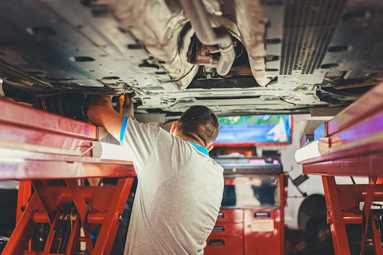 Cómo ahorrar en las reparaciones de tu coche este invierno