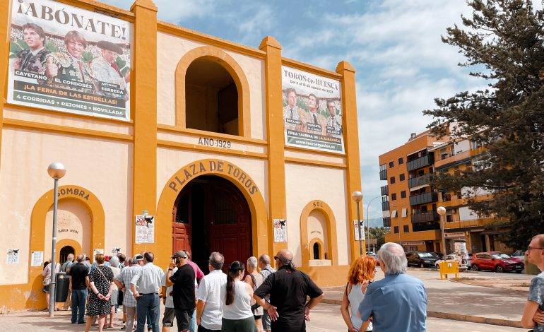 Los aficionados responden en taquilla en la renovación de abonos para la feria taurina de Huesca