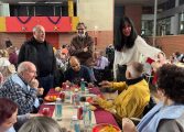 Cruz Blanca Huesca recibe la solidaridad de LALIGA en la Cena especial de Nochebuena