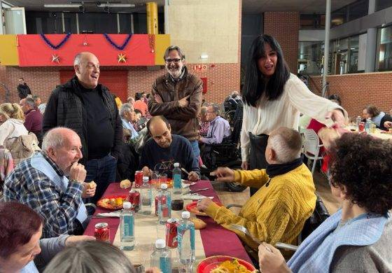 Cruz Blanca Huesca recibe la solidaridad de LALIGA en la Cena especial de Nochebuena