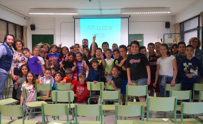 Aceite de oliva y periodismo digital unidos en el Colegio Alto Aragón de Barbastro por Fot-Oleo