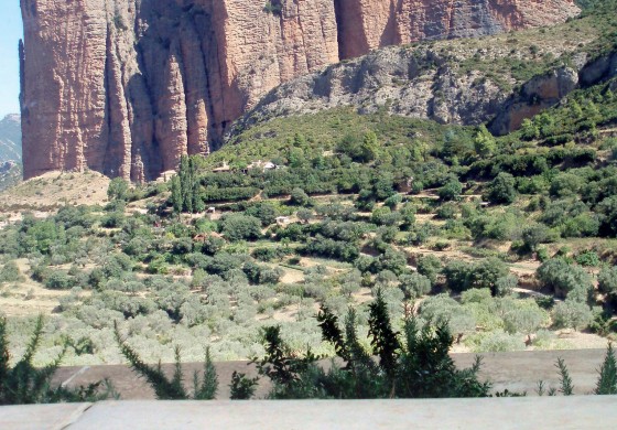 El programa "Palmo a Palmo" oferta actividades de cultura y naturaleza en los Mallos