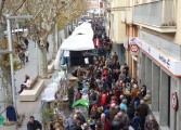 Miles de productos a la venta en los 325 puestos de la Feria de la Candelera en Barbastro