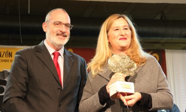 Luz Gabás y La Ronda de Boltaña dan brillo a la clausura de la Feria del Libro Aragonés de Monzón