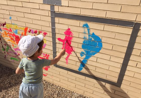 Maridaje perfecto el Arte de la Asociación Down y los peques de la Escuela Infantil Las Pajaritas de Huesca