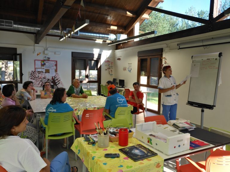 Los usuarios del centro Ignacio Claver de Atades Huesca presentan, este fin de semana, un cómic en el Salón Hispano Francés del Cómic