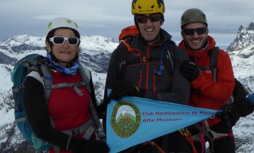 El Club Montisonense de Montaña en la cima del Anayet 2575 m