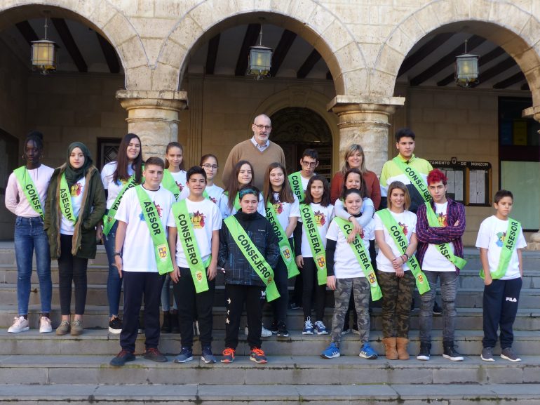 Los representantes de la infancia y adolescencia de Monzón continuarán trabajando en su proyecto de mejora de la imagen de la ciudad