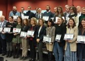 Atenzia Aragón recibe una condecoración por su solidaridad y compromiso