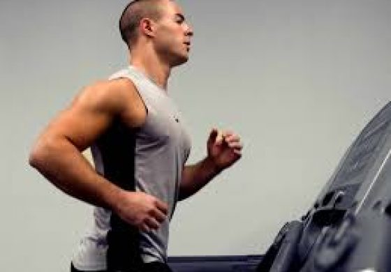 Sobre la cinta: Correr como metáfora de un existencialismo íntimo