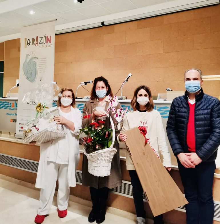 Los pequeños empresarios oscenses entregan sus premios solidarios en el Hospital San Jorge