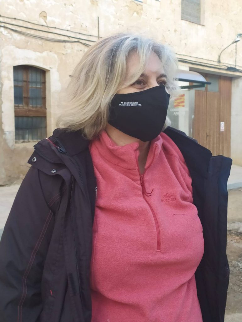Un grupo de mujeres lidera una campaña de mascarillas Chapurriau/Aragonés oriental