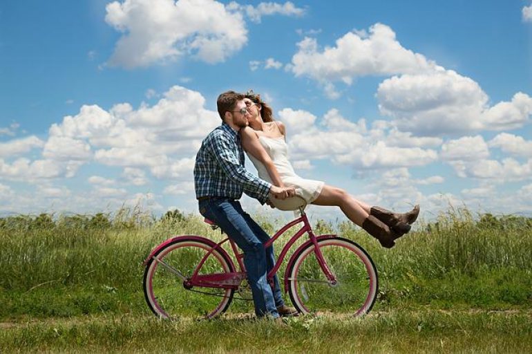 4 funciones de los amarres de amor en tu vida diaria