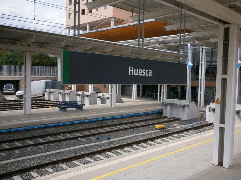 CHA-Uesca alerta de los perjuicios a muchos oscenses si se adelanta la salida del tren convencional a Zaragoza de las 6:40