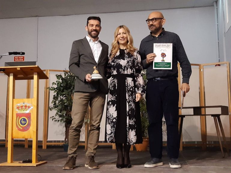 Aínsa recibe el premio Jaulín en Defensa de la Naturaleza